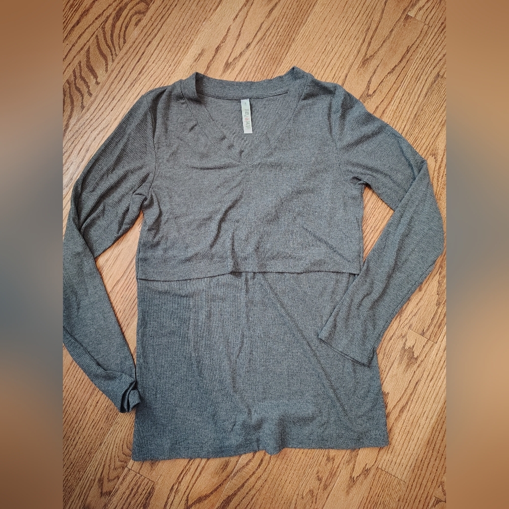 Latched Mama Ribbed V-Neck Nursing Top